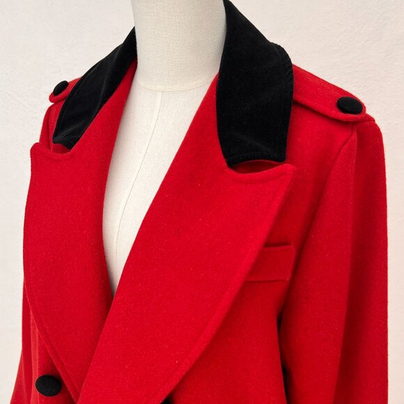Vintage 80s Women's Red Wool Pea Coat Black Velvet Collar with Epaulets Size 12 - Picture 7 of 16